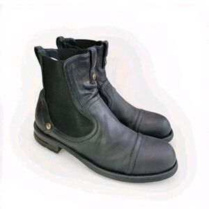 UGG Collection Mamone Mens 9.5 Boots Made in Italy Black Leather Lug Sole Moto